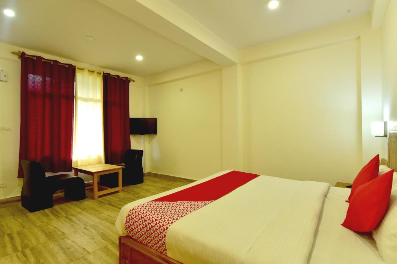 Hotel Oyo 14393 Akash Hills Manali (Himachal Pradesh)
