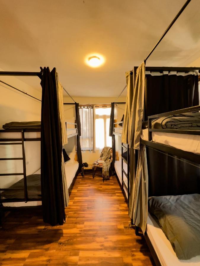 Roamate Hostel, Old *