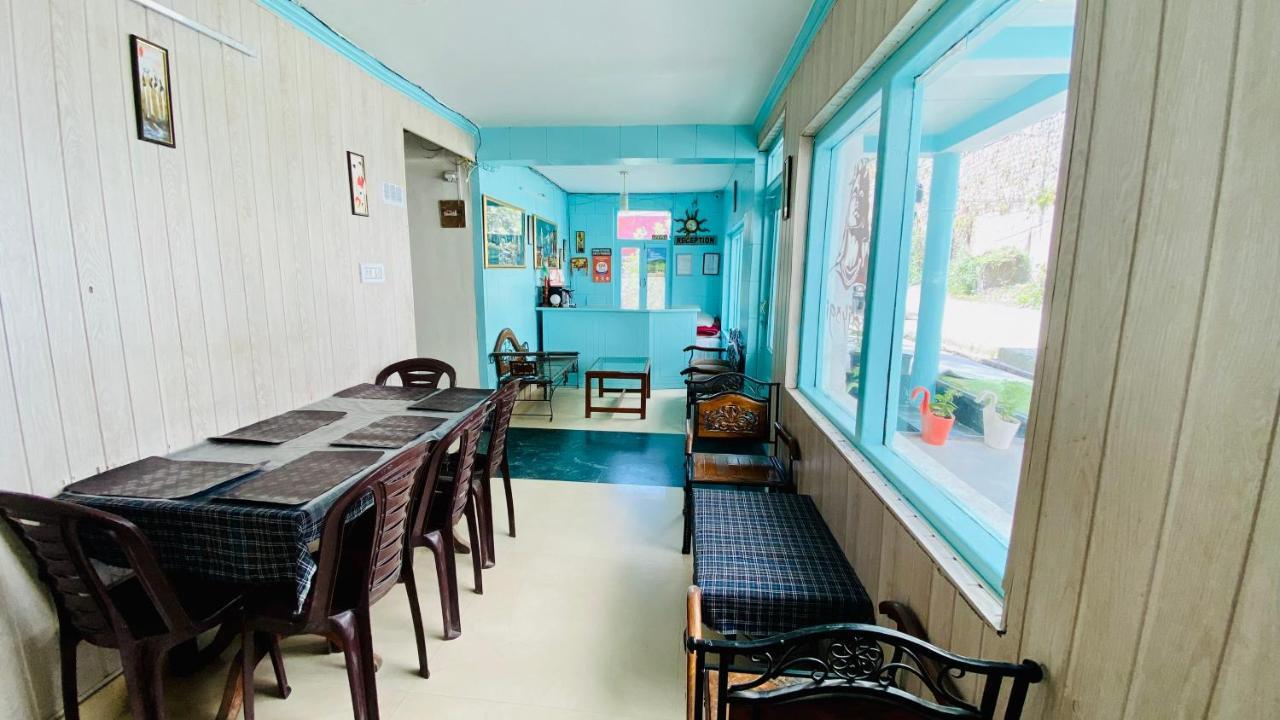 Hotel Hotel The Meadows Open Terrace Bonfire Manali (Himachal Pradesh)