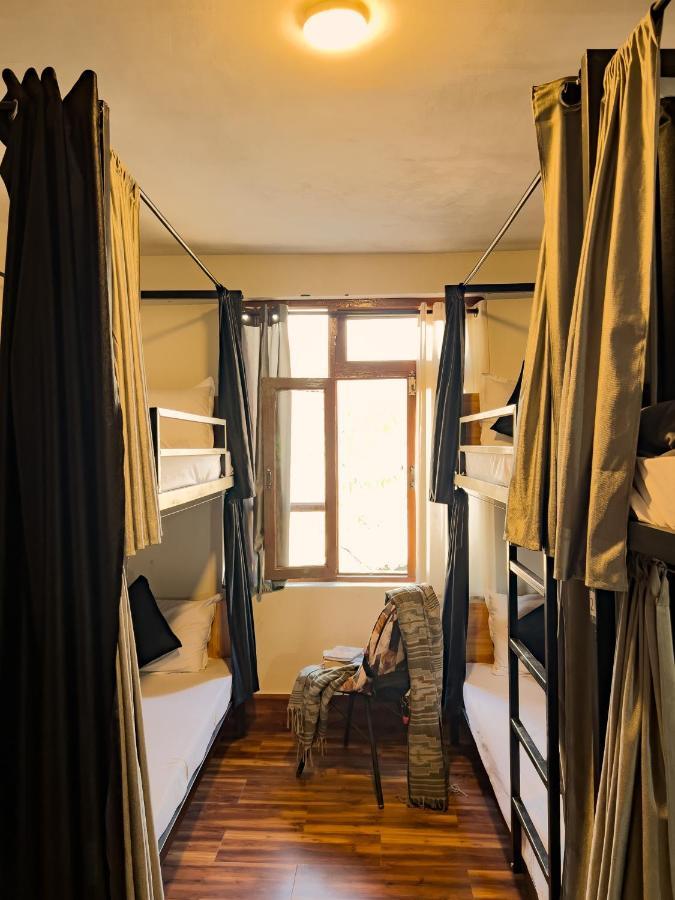 Roamate Hostel, Old *