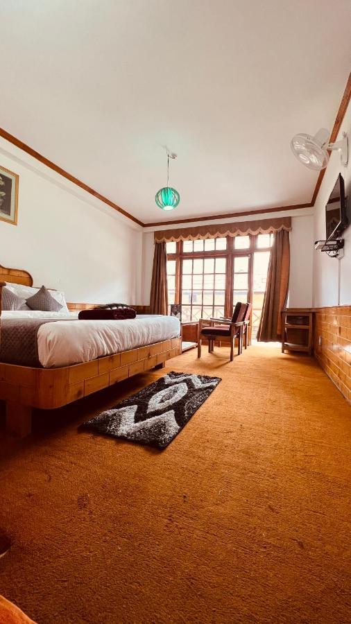Apartment Hollywood - Rated & Awarded In Manali (Himachal Pradesh)