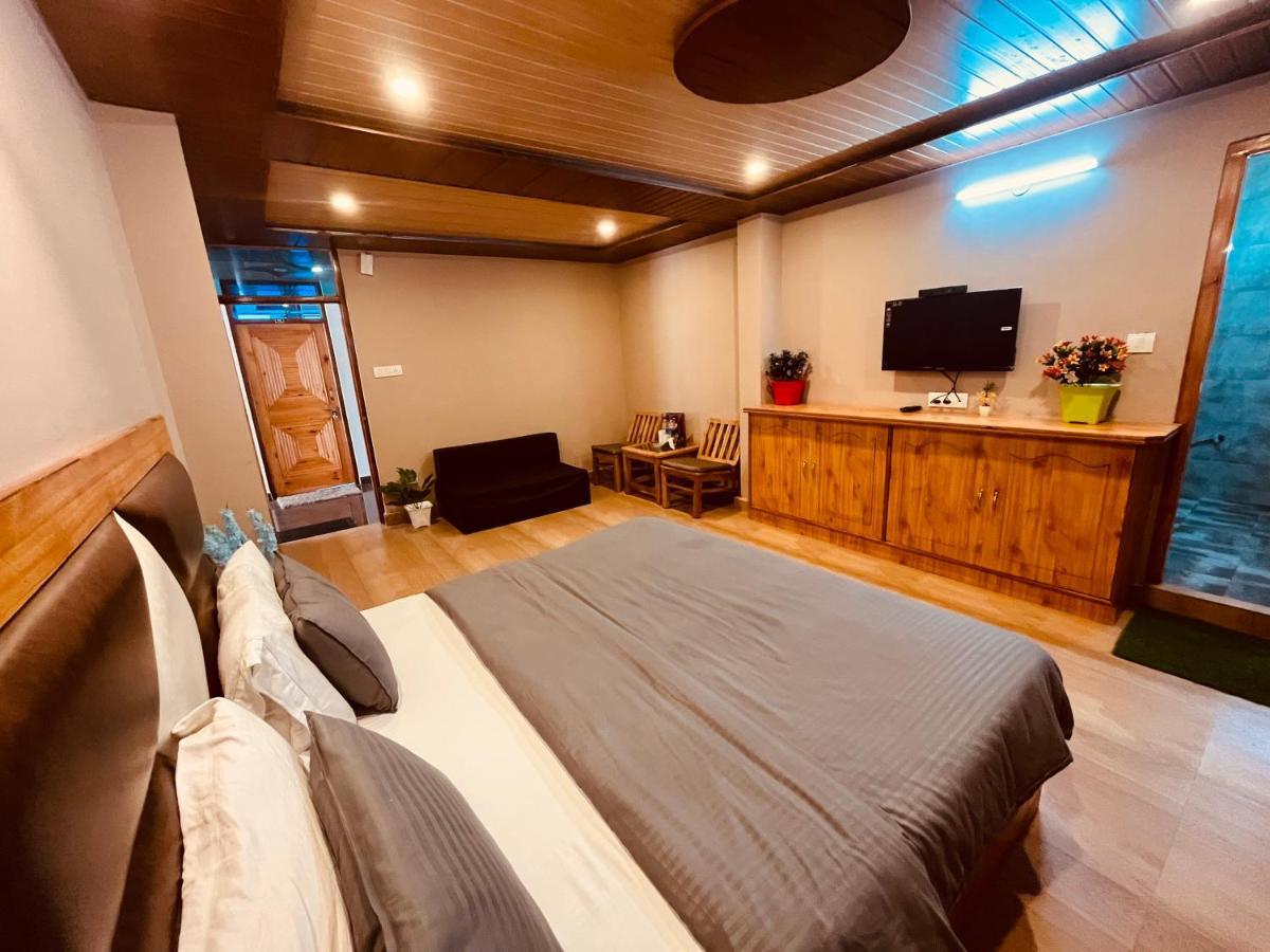 Hollywood - Rated & Awarded In Apartment *