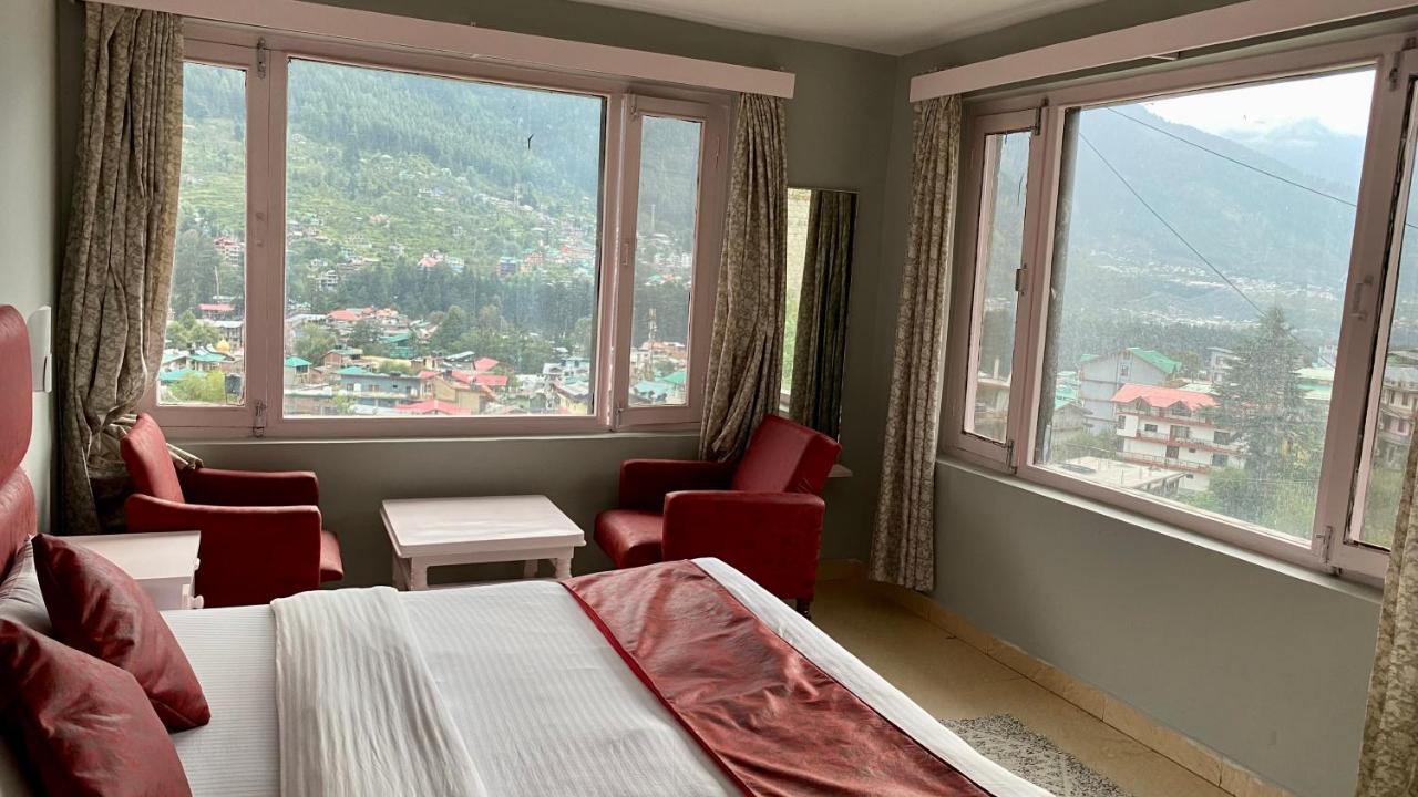 Hotel The Meadows Open Terrace Bonfire Hotel Manali (Himachal Pradesh)