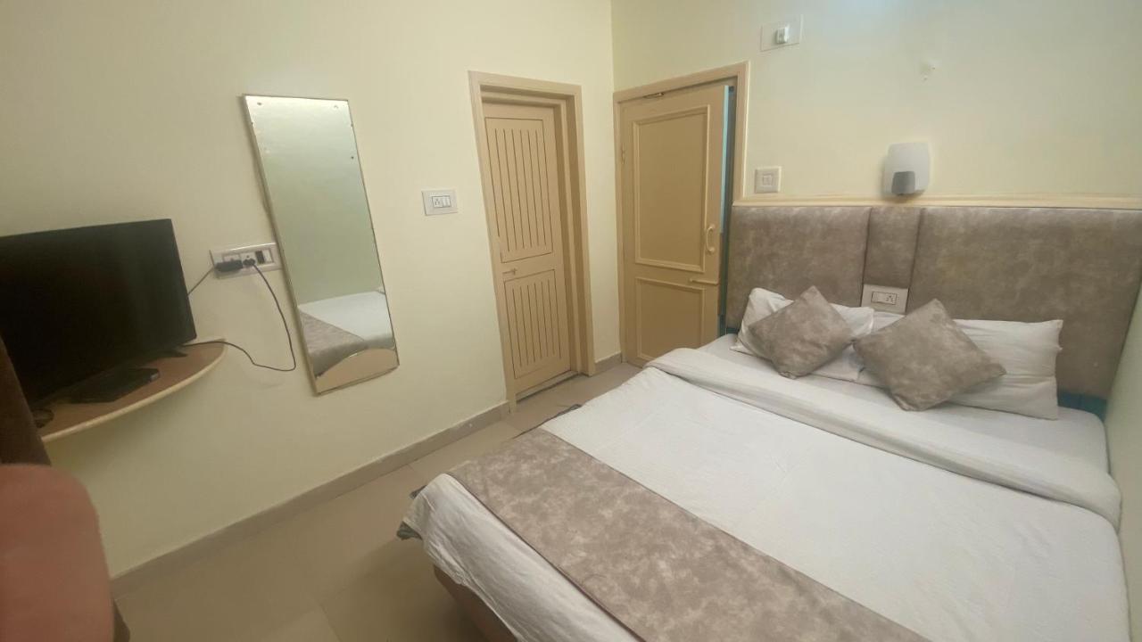 Hotel Hotel The Meadows Open Terrace Bonfire Manali (Himachal Pradesh)