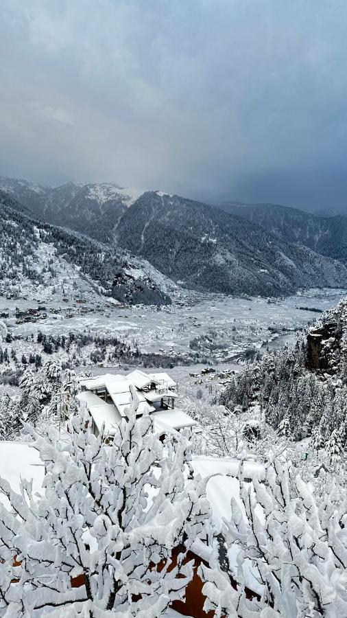 1 Bhk Independent Mud House With Netflix, Power Backup, Wifi ,balcony, Kitchen * Manali (Himachal Pradesh)
