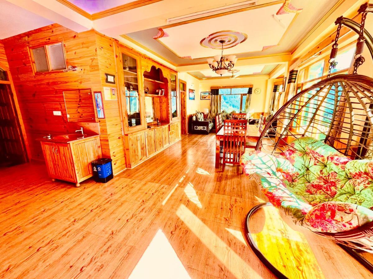 Woods Villa- A Luxury Mountains View Cottages
