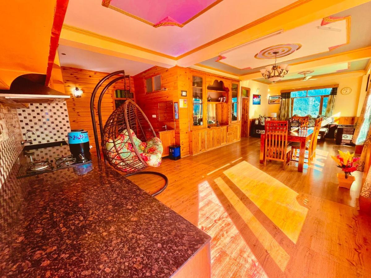 Woods Villa- A Luxury Mountains View Cottages