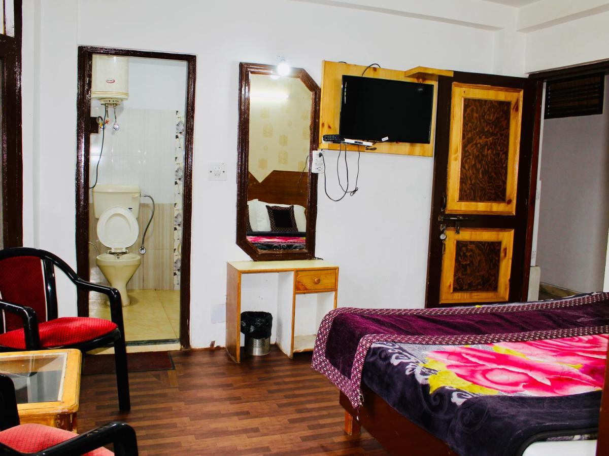 Solitaire Classic - Near Mall Road Guest house Manali (Himachal Pradesh)