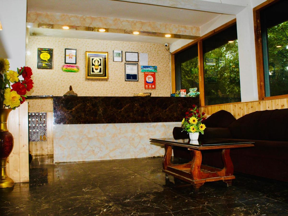 Solitaire Classic - Near Mall Road