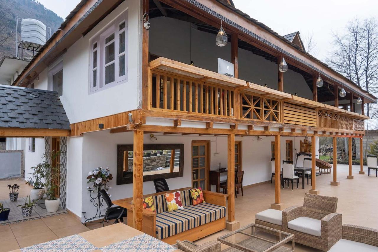 Stayvista At Woodville - Raison - Pet Friendly - Movie Projector - Alfresco Dining Villa Manali (Himachal Pradesh)