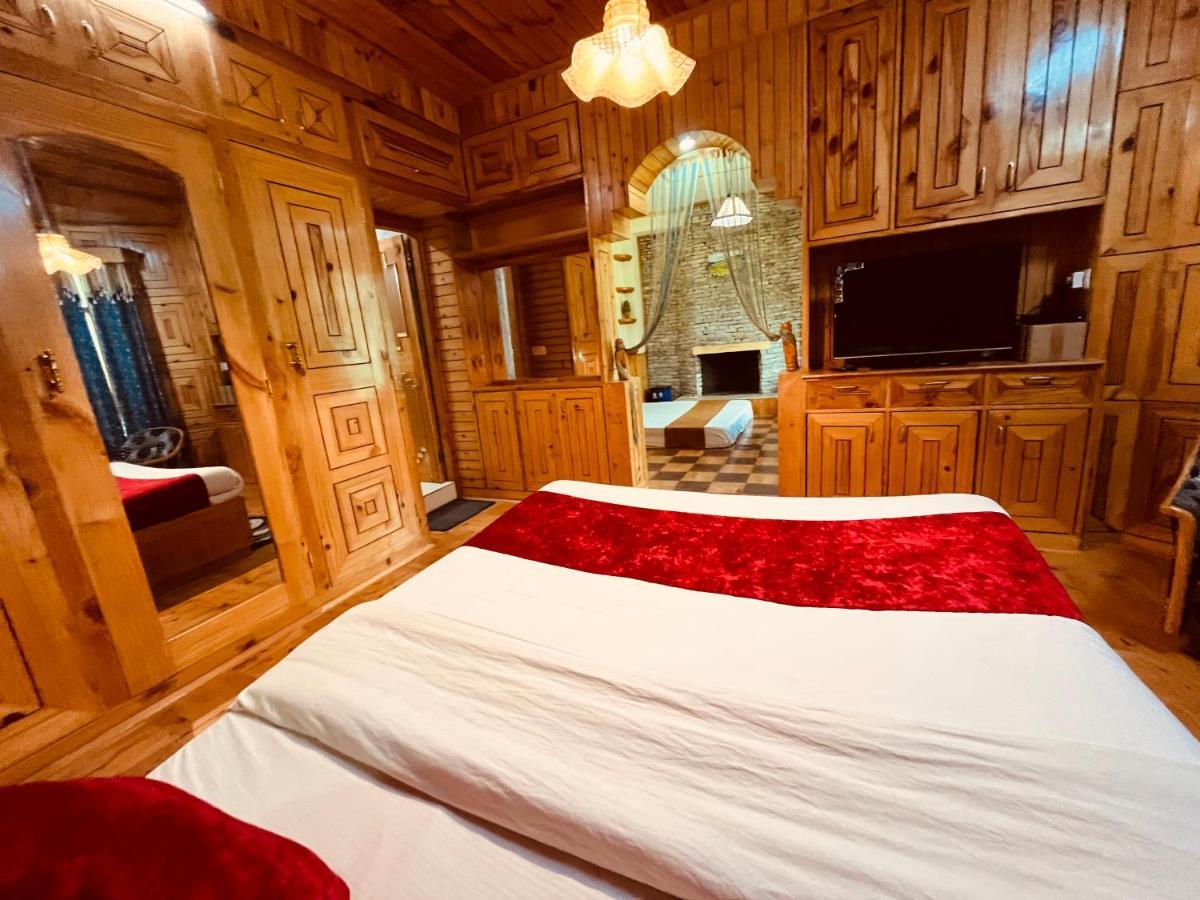 Woods Villa- A Luxury Mountains View Cottages Apartment Manali (Himachal Pradesh)