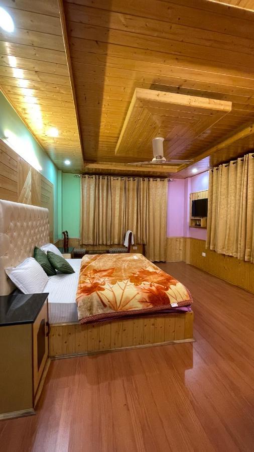 Lotus Hotel