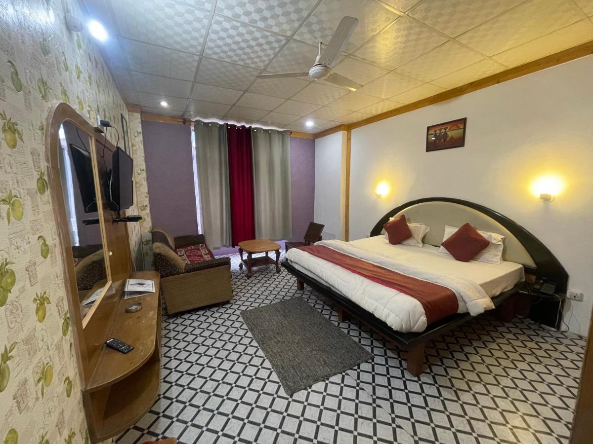 Apartment Hadimba Mountain View - Near Mall Road M 88948-44503 Manali (Himachal Pradesh)