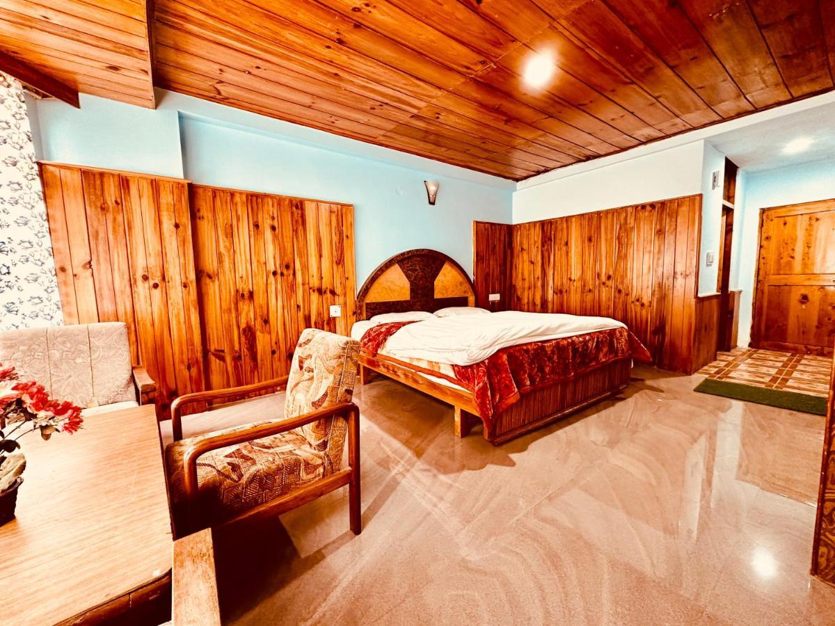 Daulat Hotel Manali (Himachal Pradesh)