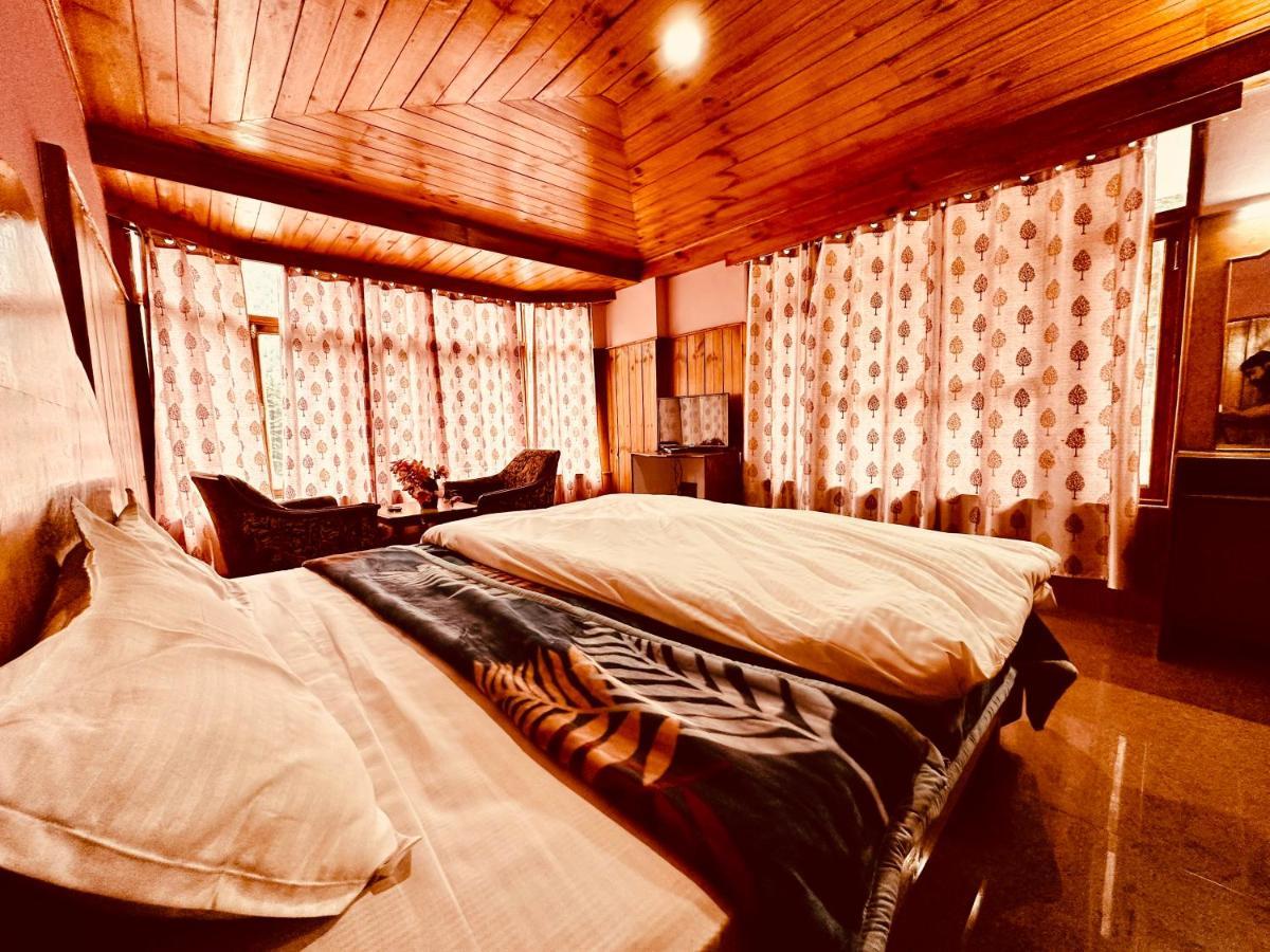 Daulat Hotel Manali (Himachal Pradesh)
