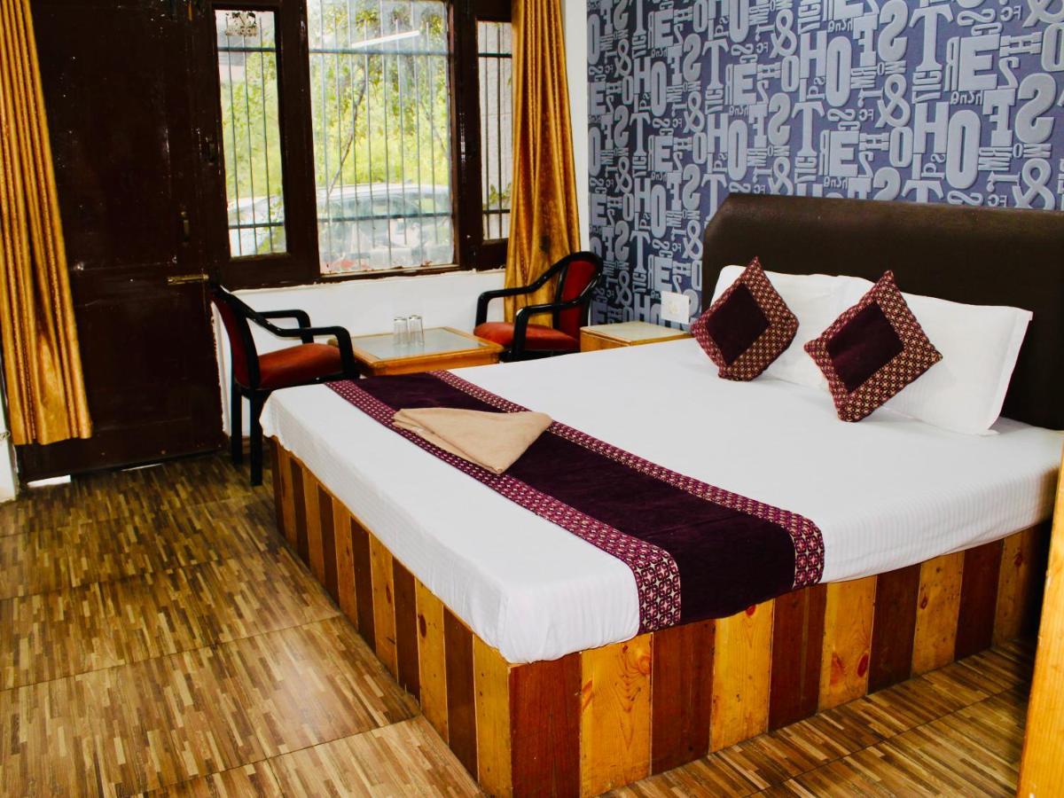 Guest house Solitaire Classic - Near Mall Road 3*