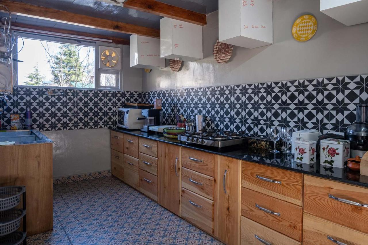 Stayvista At Woodville - Raison - Pet Friendly - Movie Projector - Alfresco Dining Villa *