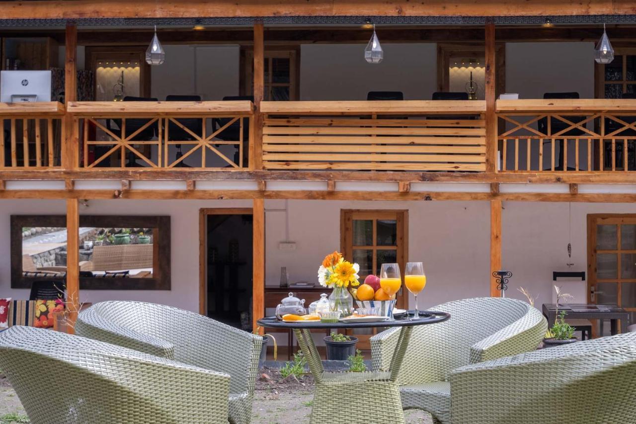 Stayvista At Woodville - Raison - Pet Friendly - Movie Projector - Alfresco Dining Manali (Himachal Pradesh)