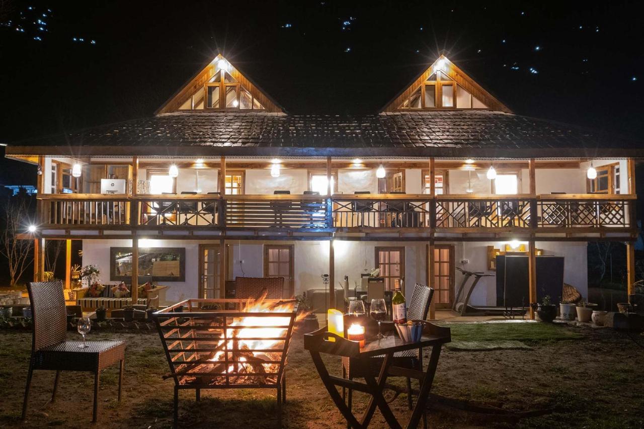 Stayvista At Woodville - Raison - Pet Friendly - Movie Projector - Alfresco Dining *