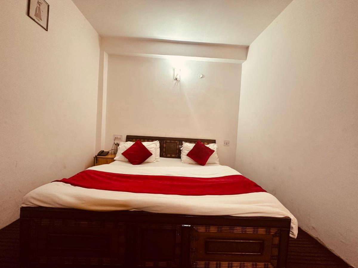 Guest house Alpine & Restaurant , Manali (Himachal Pradesh)