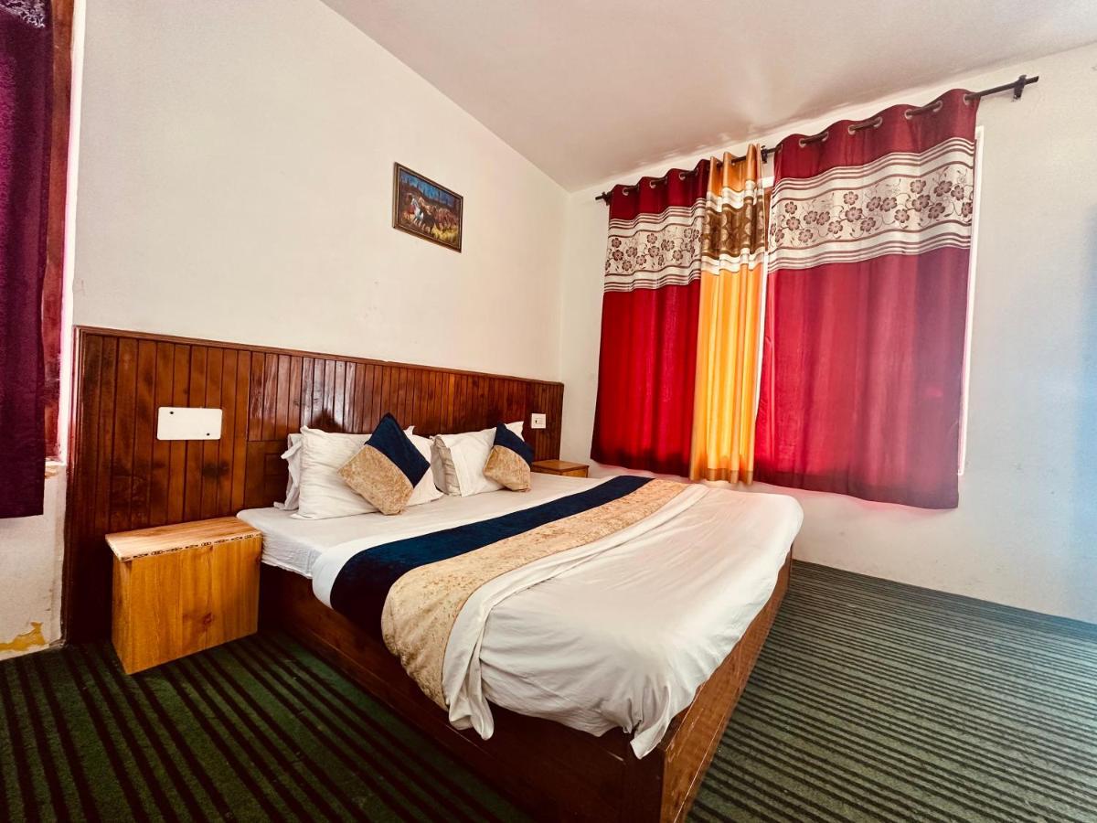 Alpine & Restaurant , Guest house Manali (Himachal Pradesh)