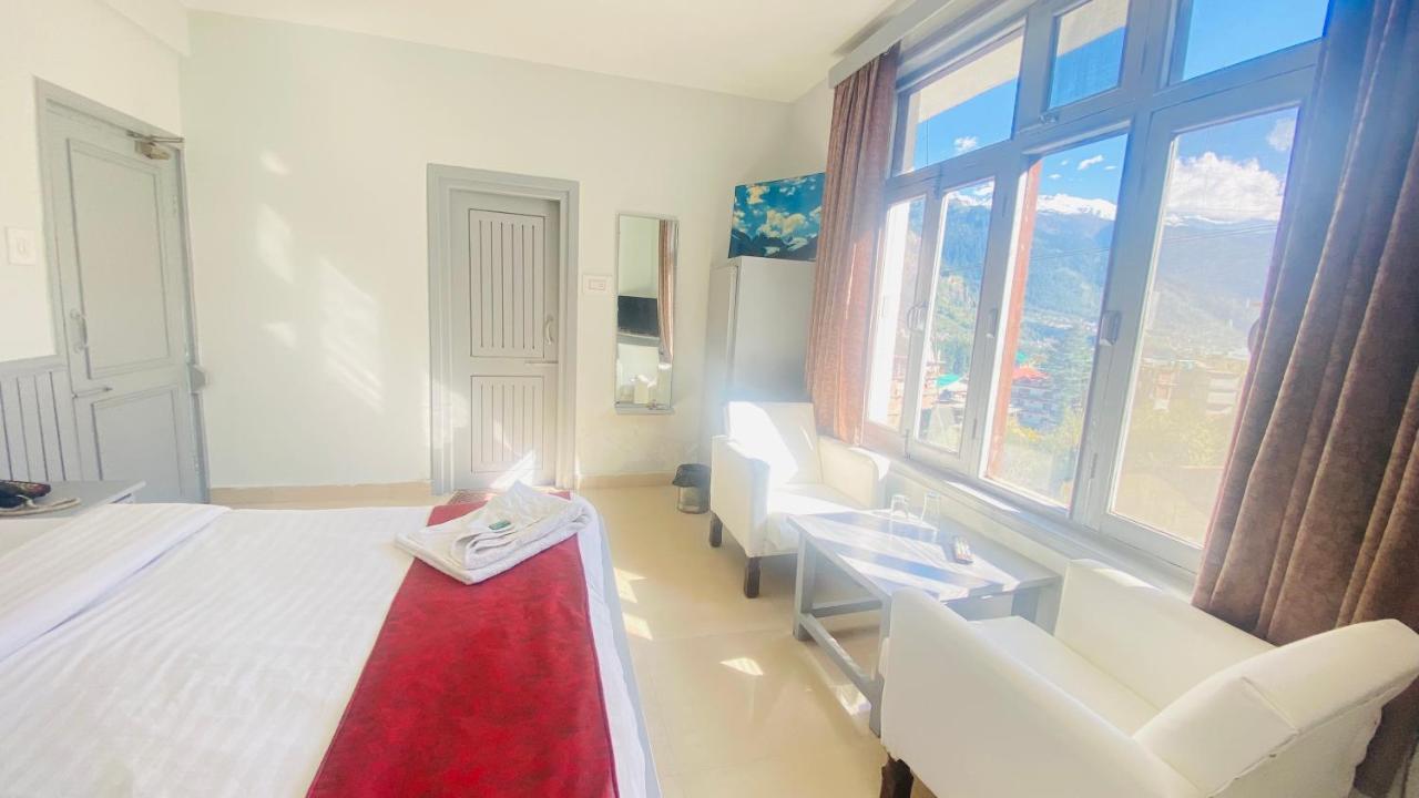 Meadows View, Near Mall Road Hotel 4*