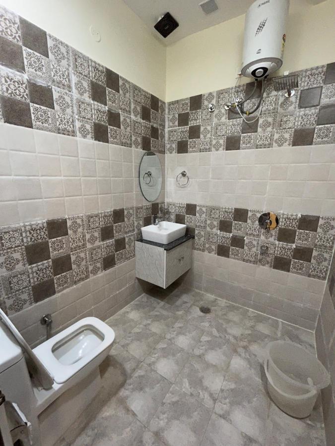 Hadimba Way - Rated And Awarded In !! Balcony Hotel Manali (Himachal Pradesh)