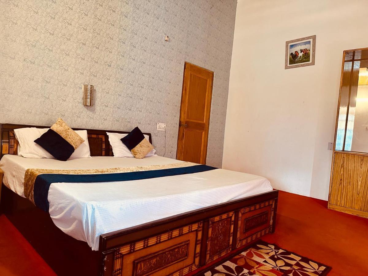 Guest house Alpine & Restaurant , Manali (Himachal Pradesh)