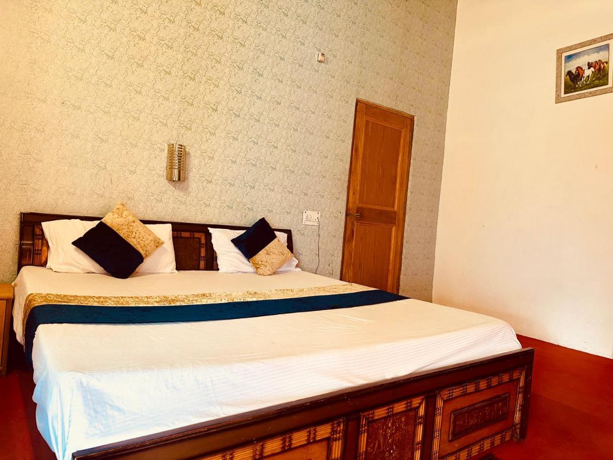 Alpine & Restaurant , Guest house Manali (Himachal Pradesh)