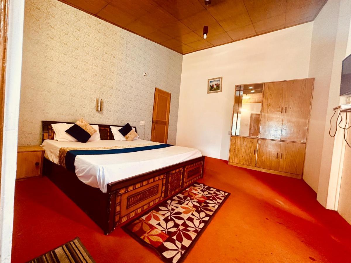 Alpine & Restaurant , Guest house