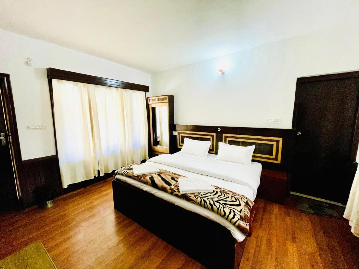 Hotel Devi Dayar
