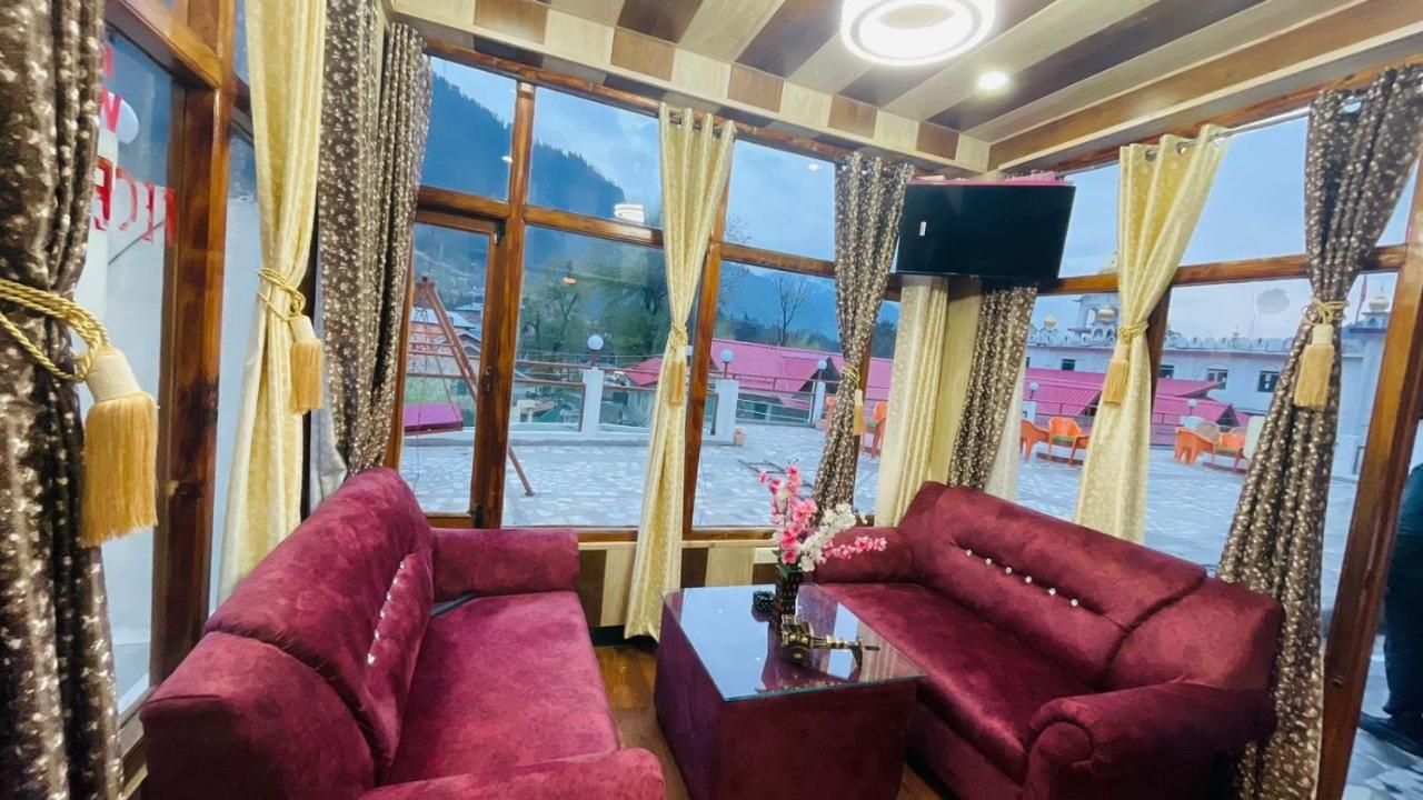 Hilltop At Mall Road With Open Terrace Hotel 2*