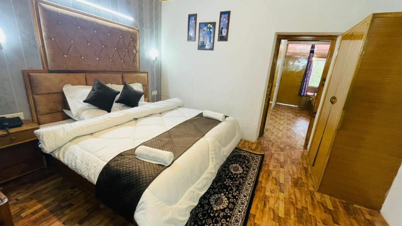 Hilltop At Mall Road With Open Terrace Hotel Manali (Himachal Pradesh)