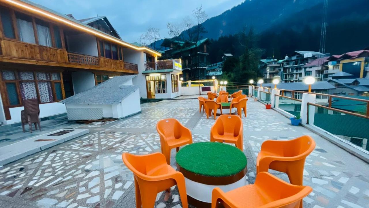 Hotel Hilltop At Mall Road With Open Terrace