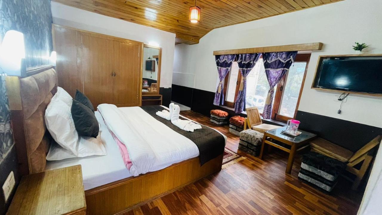 New Hilltop * Manali (Himachal Pradesh)