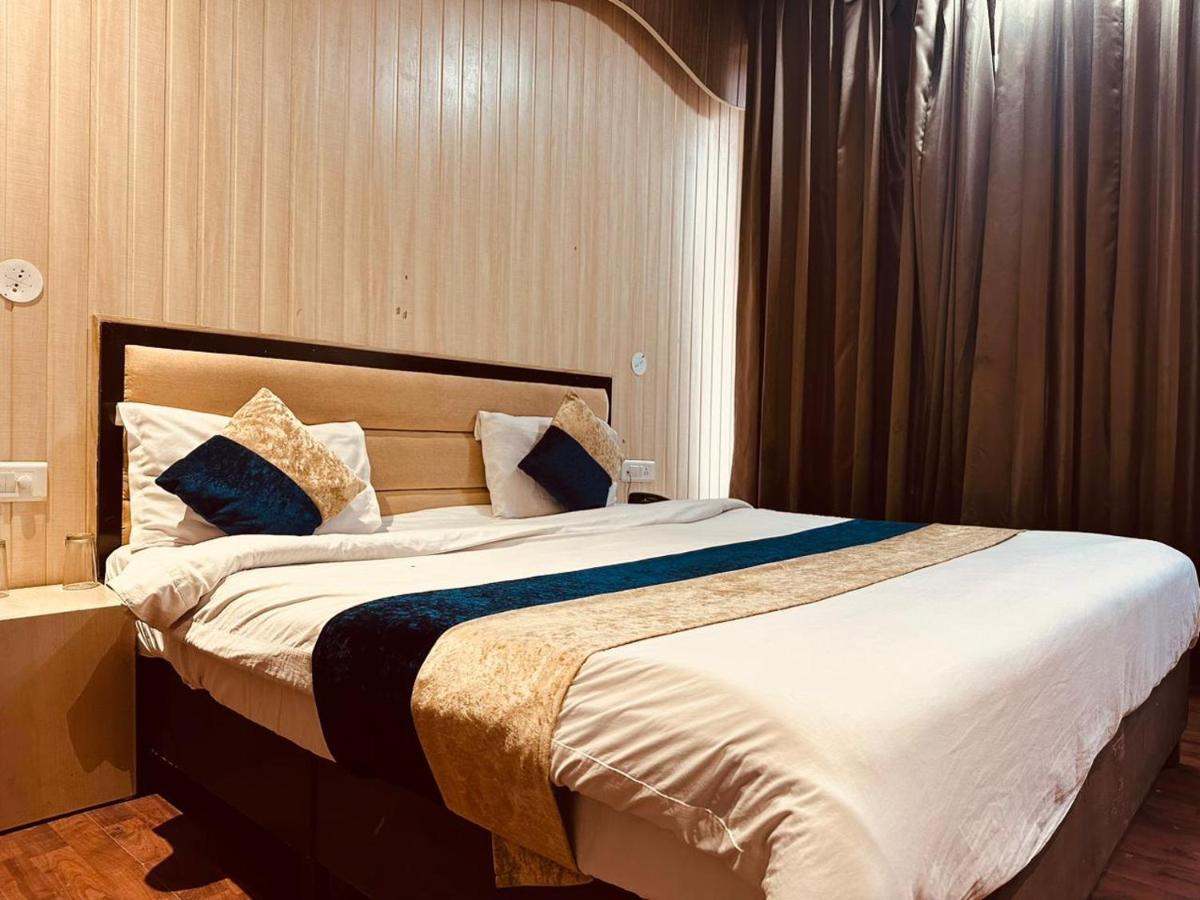 The Royal Majestic Mountain View Hotel Manali (Himachal Pradesh)
