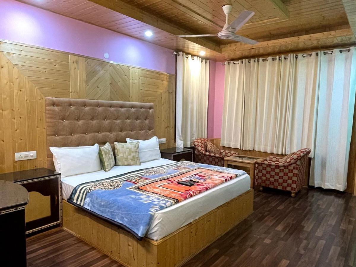 Lotus Hotel