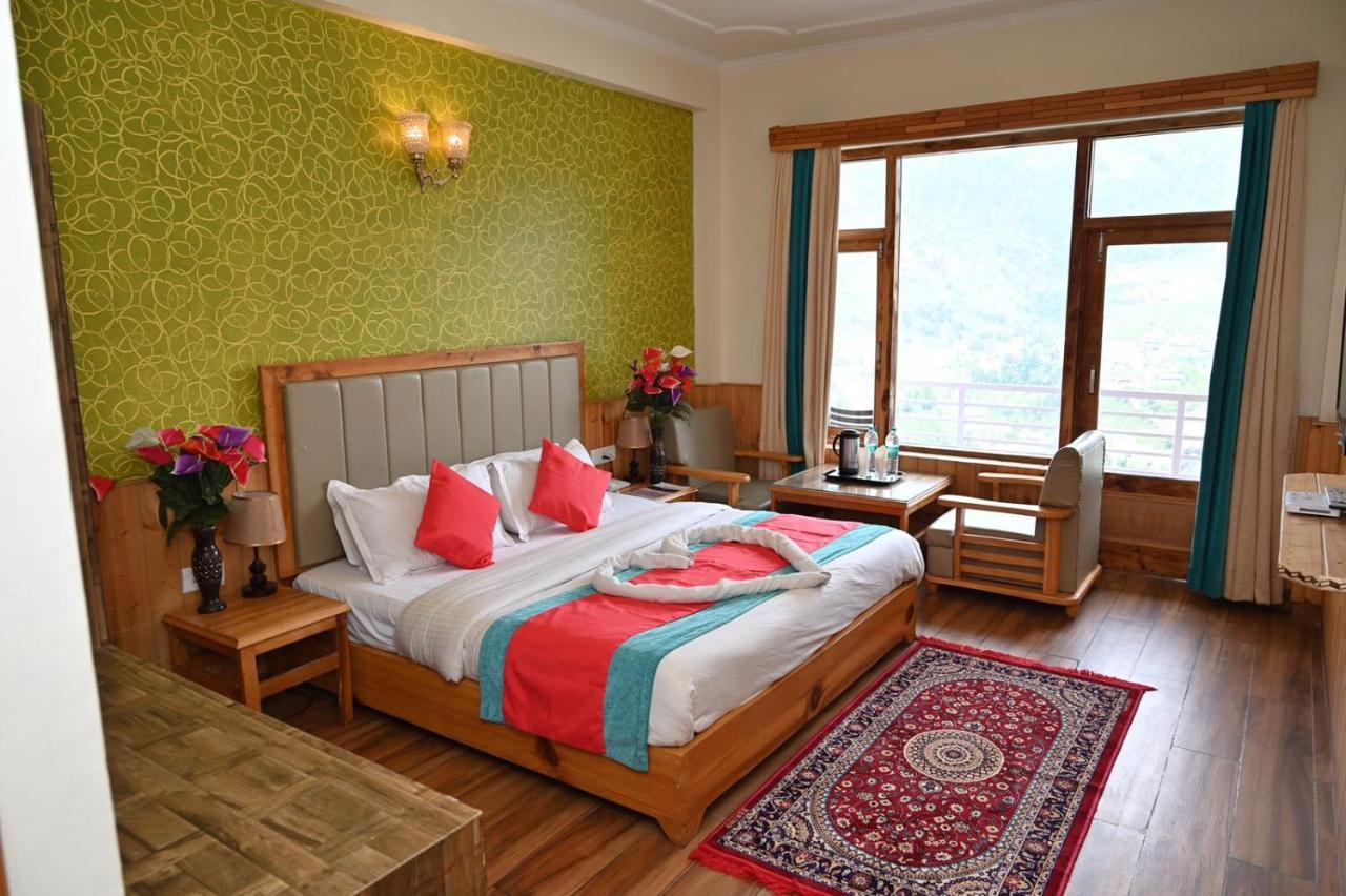 Hotel Seven Hills Manali (Himachal Pradesh)