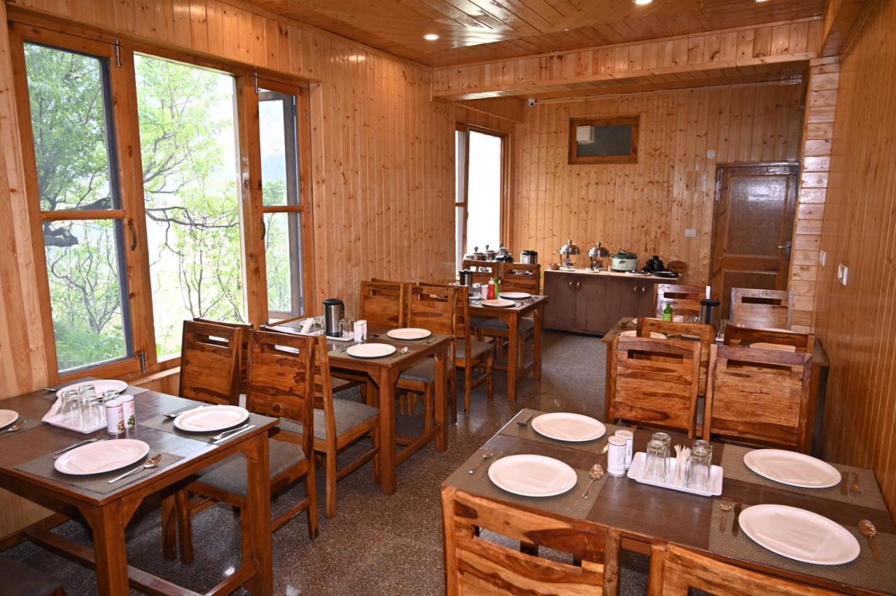 Hotel Seven Hills Manali (Himachal Pradesh)