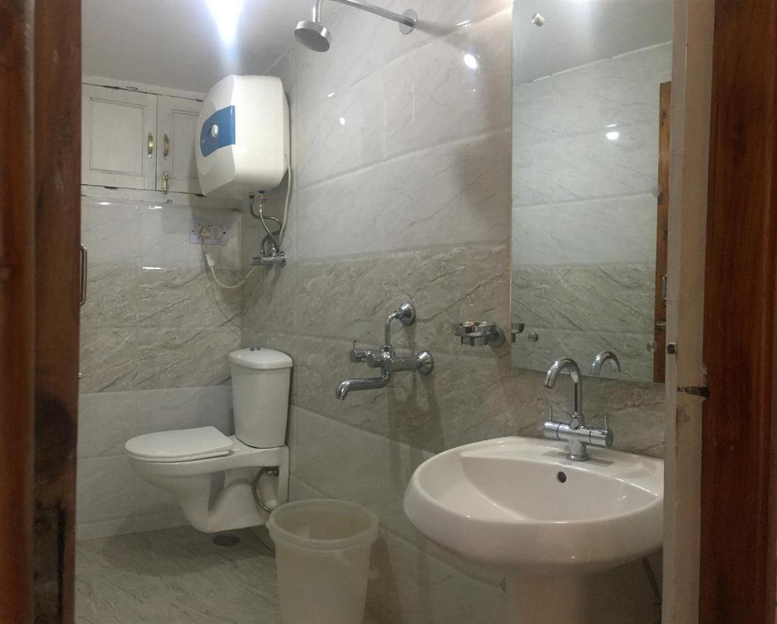 Hotel Tourist 10 Minutes Walking Distance From The Mall