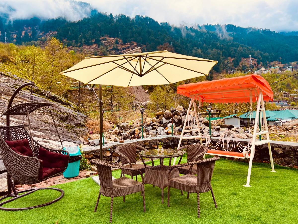 Riverdale Resort, - A Riverside M98160-24300 4* Manali (Himachal Pradesh)