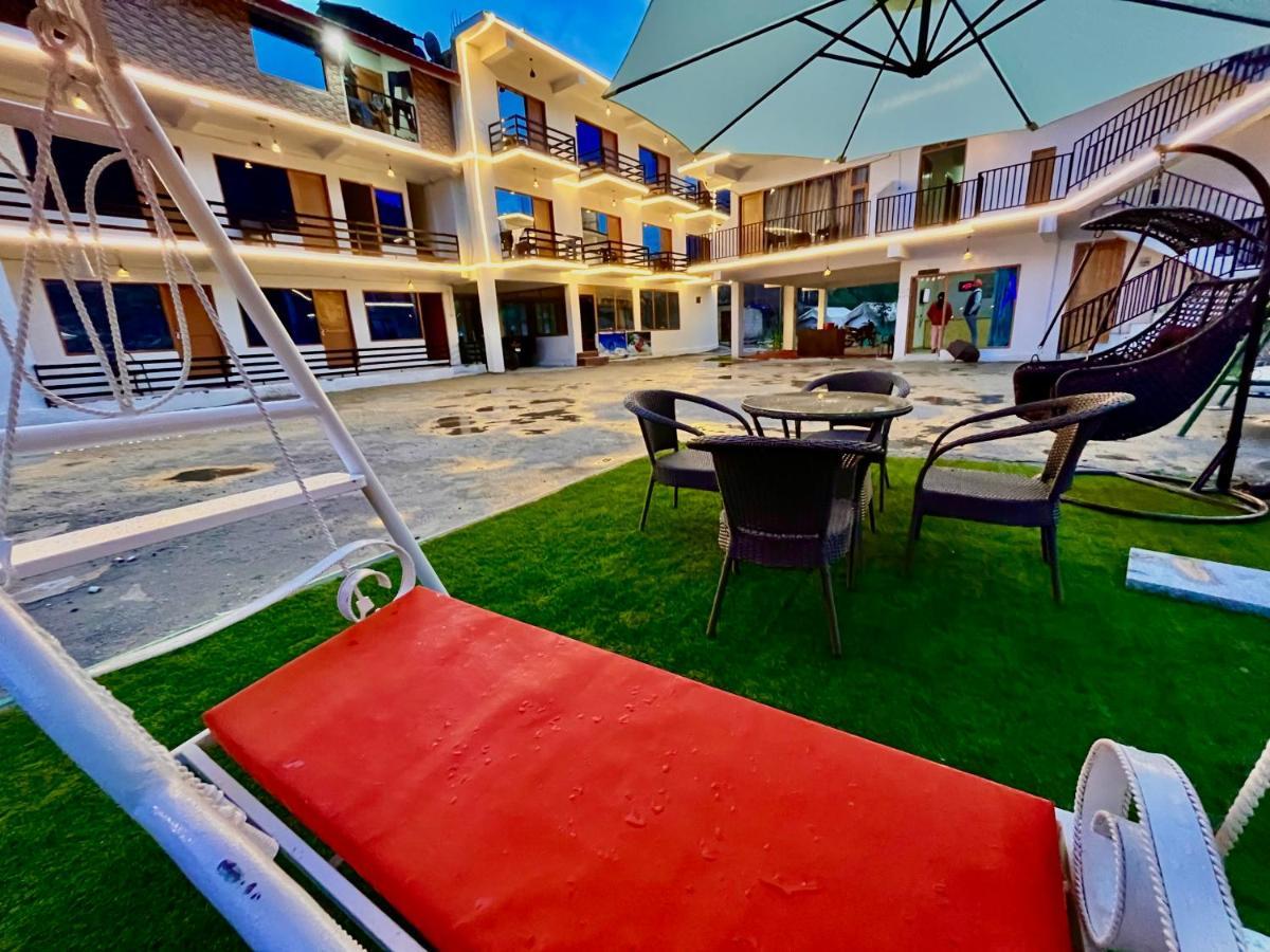 Riverdale Resort, - A Riverside M98160-24300