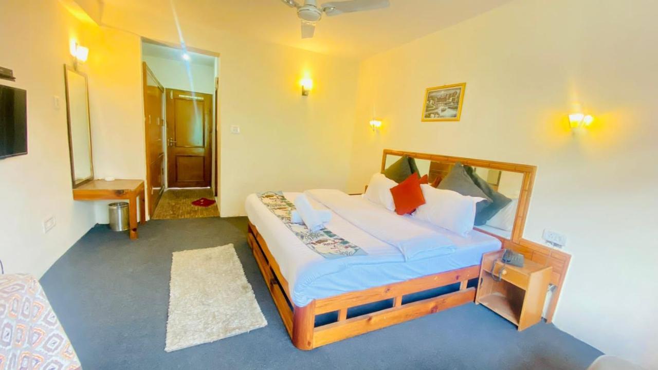 Aastha Regency, Unlimited Free Breakfast And Dinner Include Manali (Himachal Pradesh)