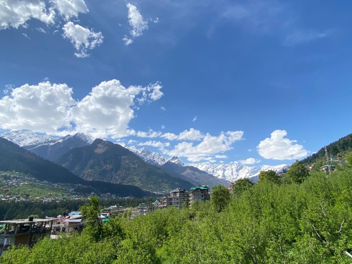 Spire View * Manali (Himachal Pradesh)