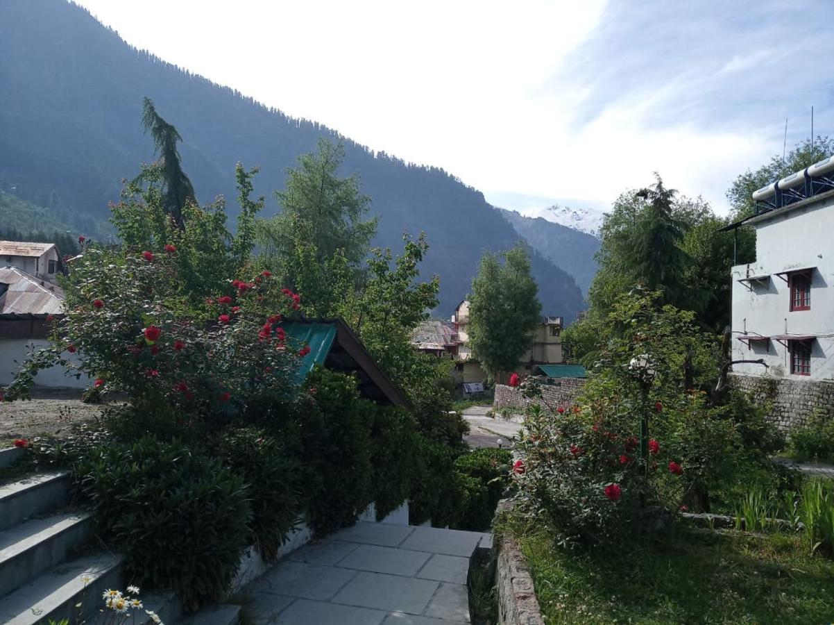 Hotel Tourist 10 Minutes Walking Distance From The Mall Manali (Himachal Pradesh)