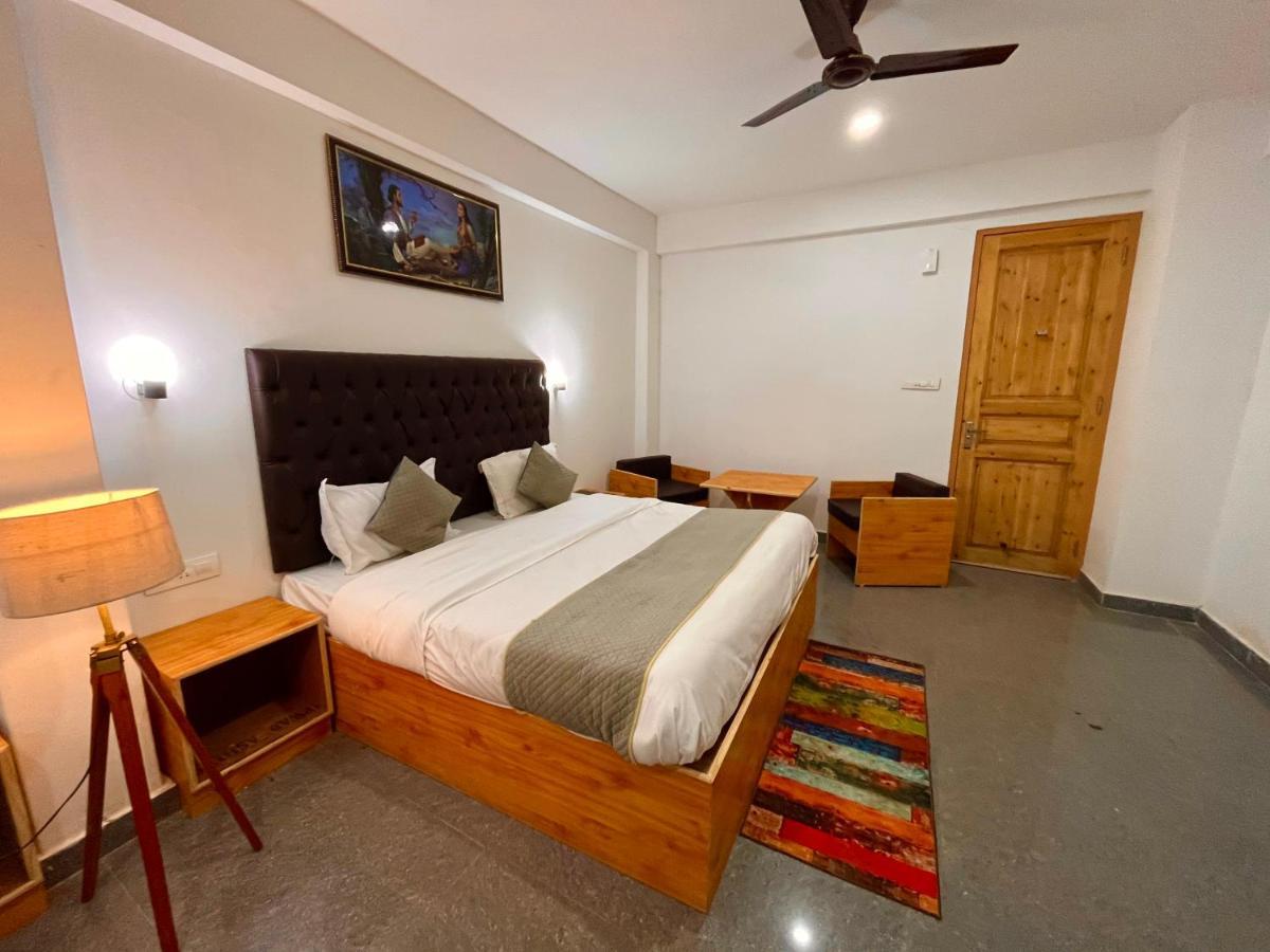 Hotel Riverdale Resort, - A Riverside M98160-24300 Manali (Himachal Pradesh)