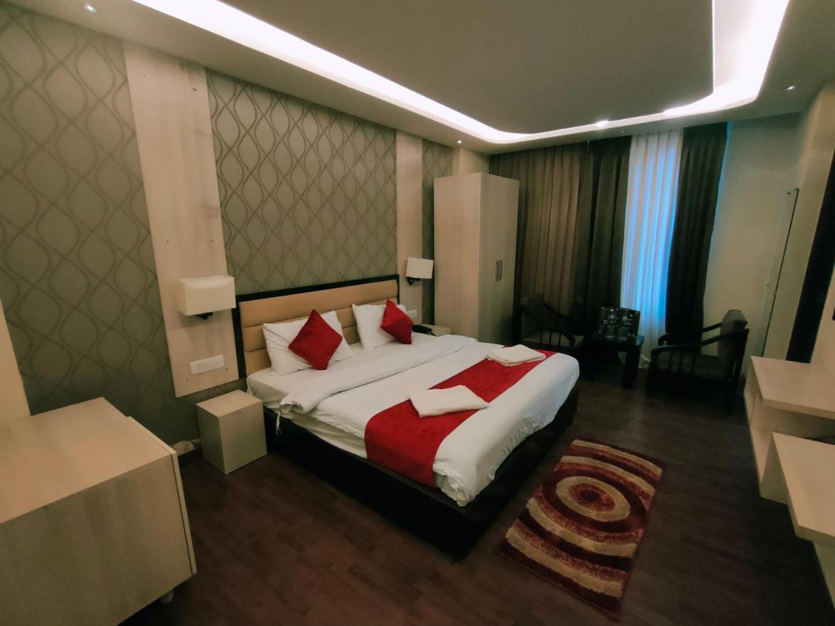 Royal Residency - A Boutique