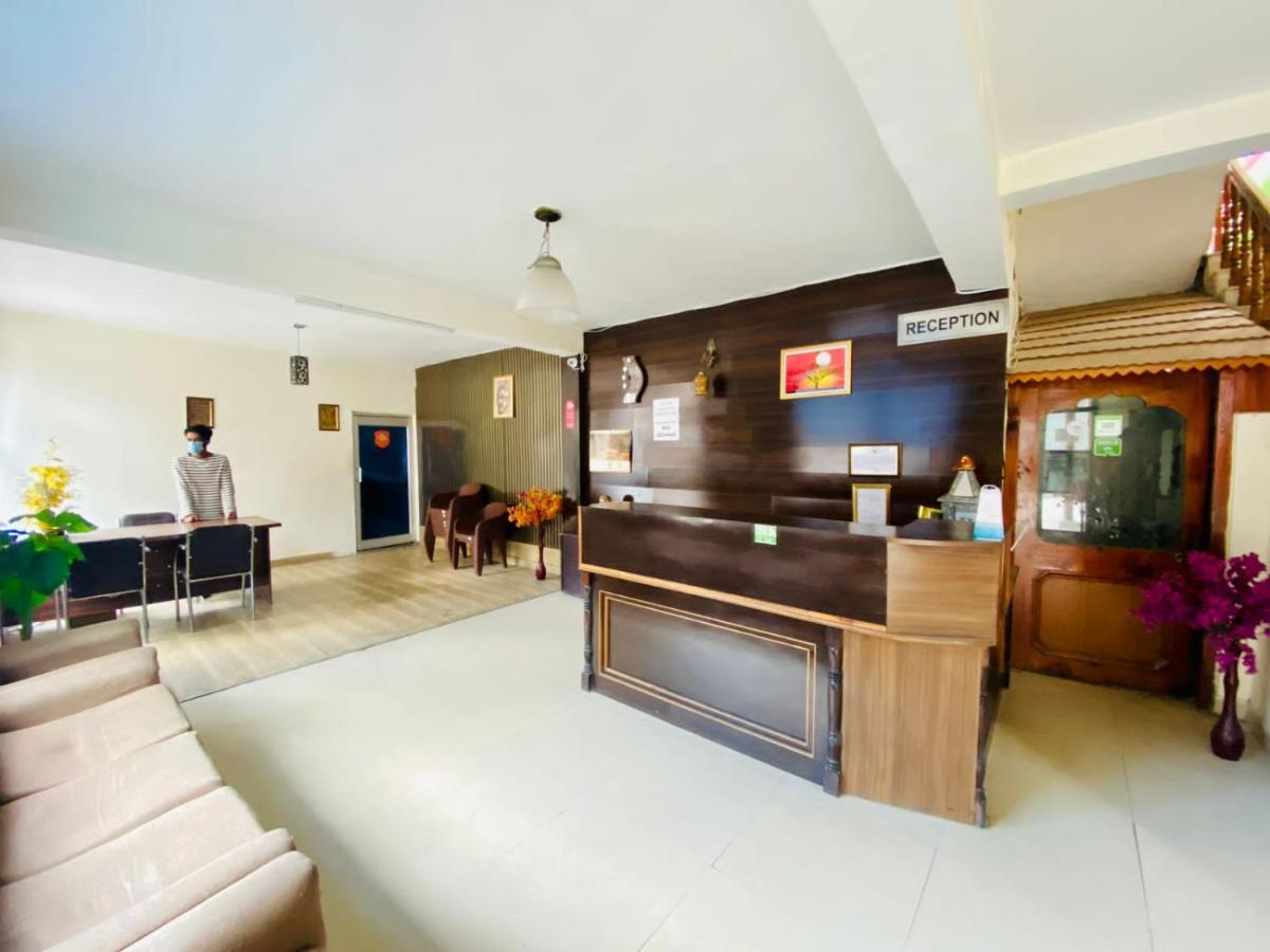 Aastha Regency, Unlimited Free Breakfast And Dinner Include Apartment *