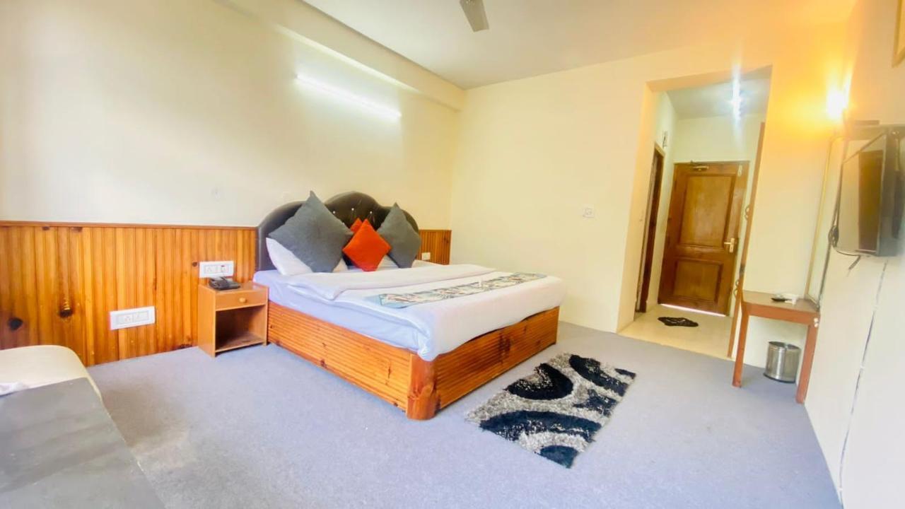 Apartment Aastha Regency, Unlimited Free Breakfast And Dinner Include Manali (Himachal Pradesh)