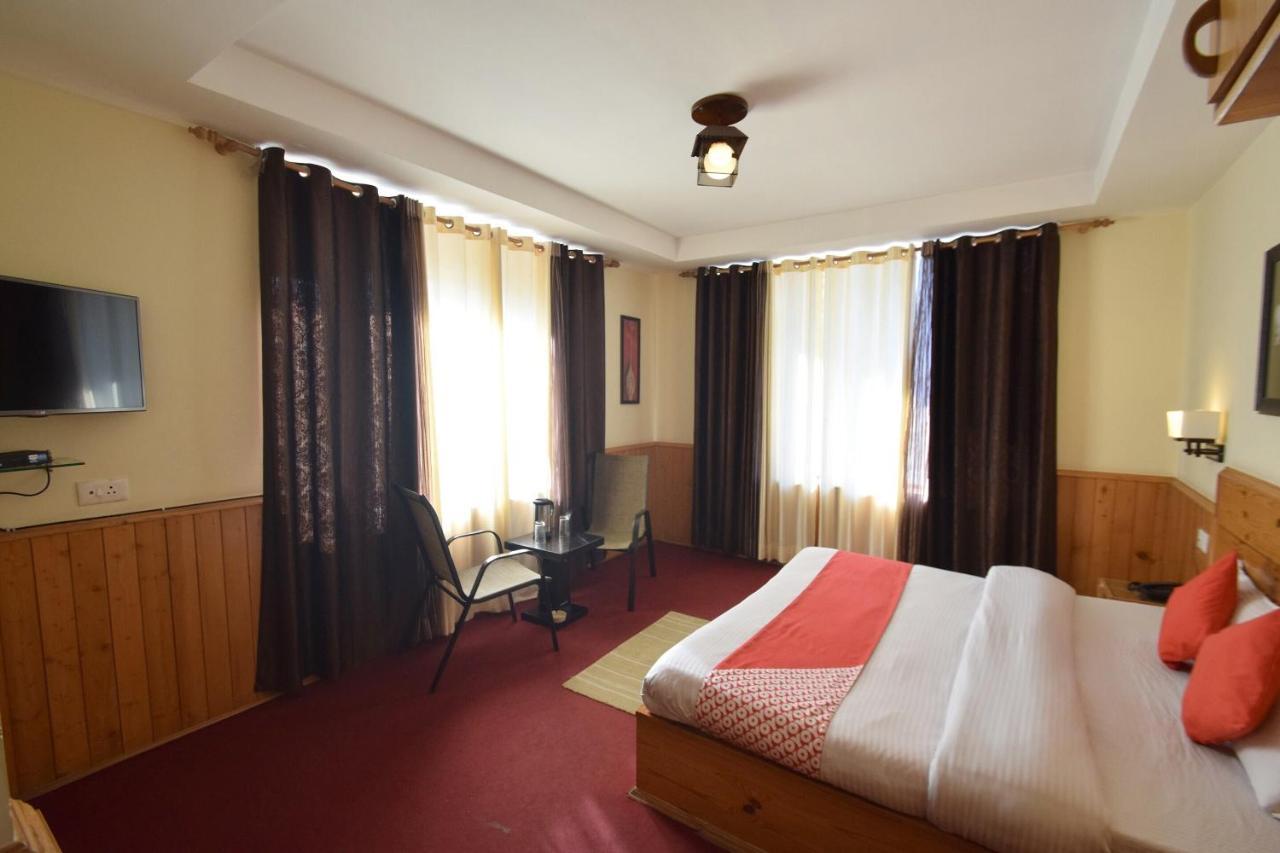 Hotel Oyo 1837 Hotel Golden Meadows 3*